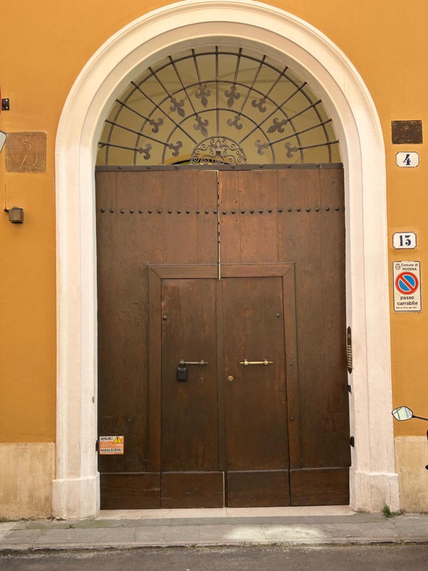 Domus Appartement Modena Buitenkant foto